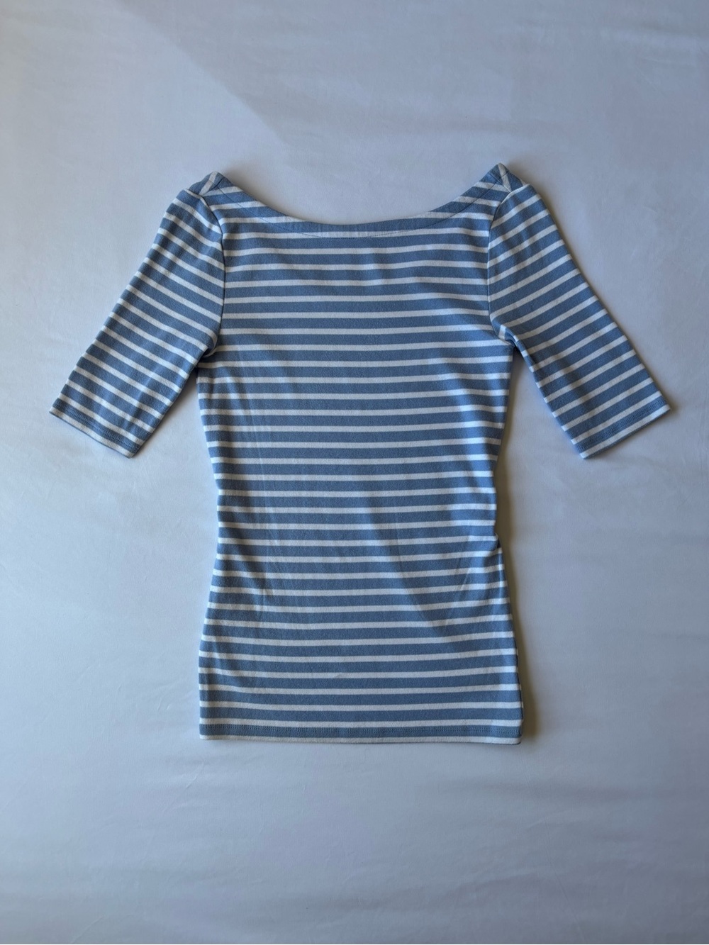 white and blue Gap striped top